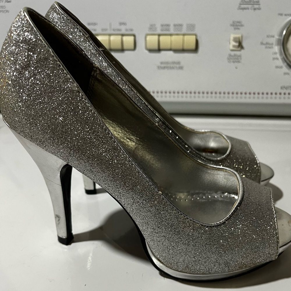 Rampage Gracee silver glitter spike heels size 6.5